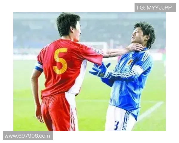 职业足球明星在街头打野球的趣味与挑战揭秘